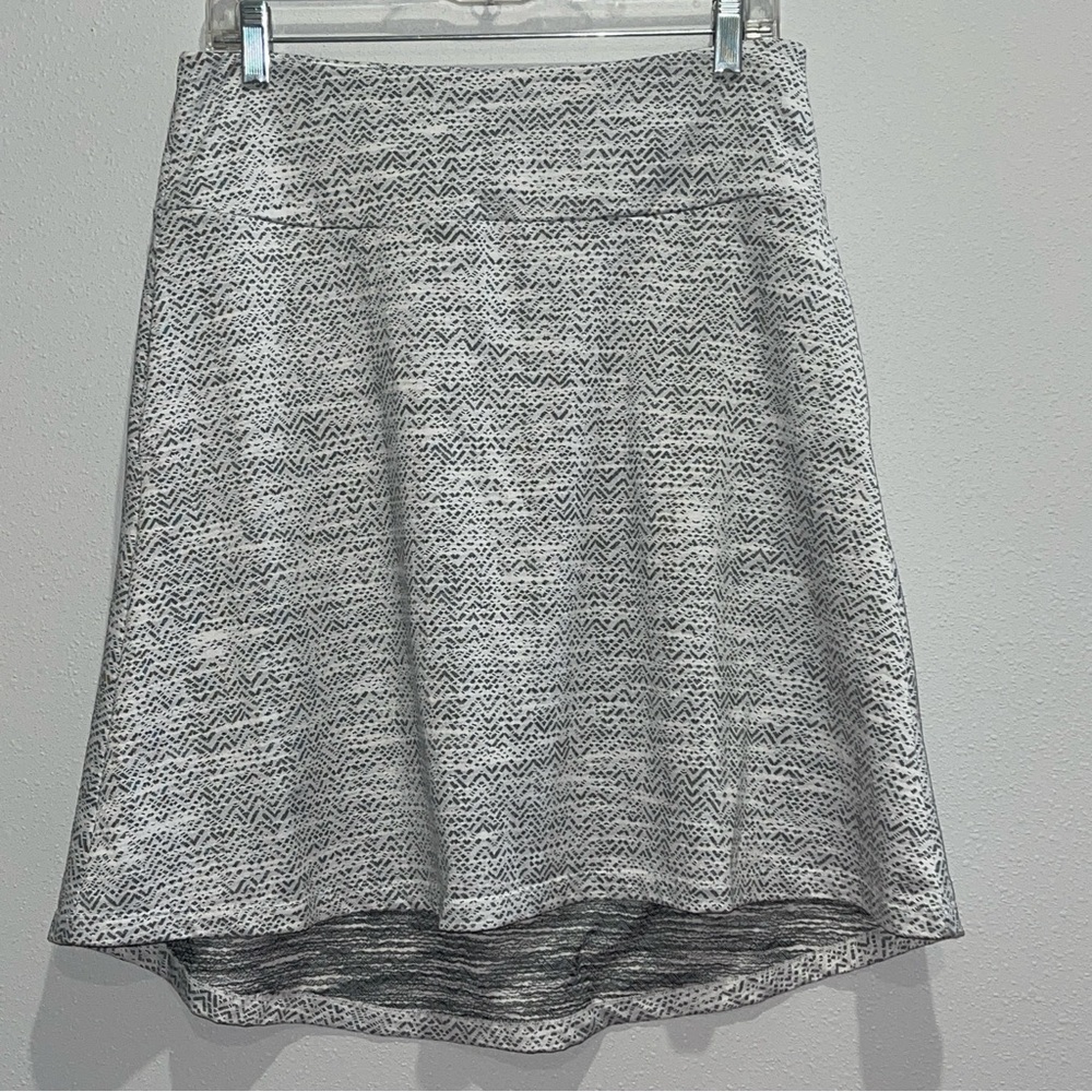 MPG Active Travel A-Line Skirt Women’s High/Low Size Medium Gray